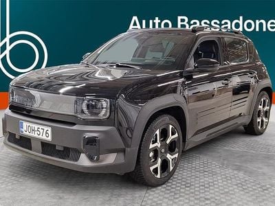 Käytetty Renault 4 E-Tech Komfort 110 kW (150 HP) 2025 Katumaasturi