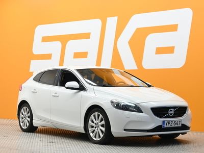 käytetty Volvo V40 D3 Summum Business aut. ** Webasto / Vetokoukku / Nahkaisusta / Muistipenkki / Suomi-auto! **