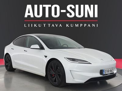 Käytetty 2024 Tesla Model 3 Performance Sedan | 50 480 €