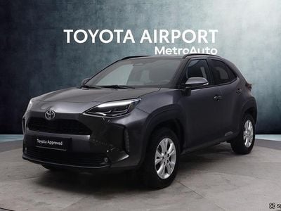 Käytetty Toyota Yaris Cross 116 HP (85 kW) 2024 Met. sininen Katumaasturi