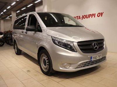 käytetty Mercedes Vito 116CDI keskipitkä A2 A ** Vetokoukku / 9 istuttava! / Peruutuskamera / Navi / Vakkari / Kahdet Renkaat **