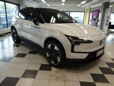 Valkoinen Käytetty 2024 Volvo EX30 Performance Katumaasturi | 44 900 € (Perustarjous)