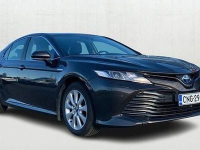 Ruskea (beige) Käytetty 2019 Toyota Camry Active Sedan | 26 690 € (Perustarjous)