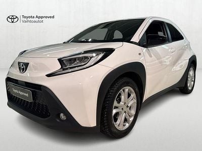 040 / 20 Käytetty 2023 Toyota Aygo X Multidrive S Katumaasturi | 16 490 € (Perustarjous)