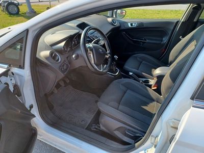 käytetty Ford Fiesta 1,0 80hv Start/Stop M5 Titanium 5-ovinen - Bluetooth, lämmitettävä tuulilasi, vakionopeudensäädin