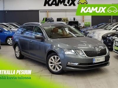 Käytetty Skoda Octavia Style 150 HP (110 kW) 2019 Hopea / harmaa Farmari