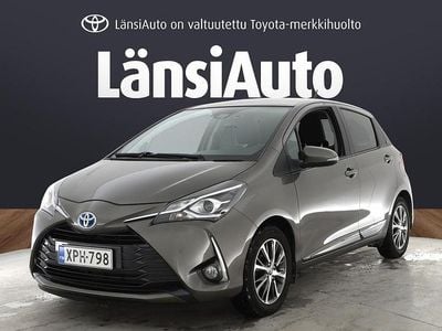 Käytetty Toyota Yaris Hybrid Edition 73 HP (53 kW) 2020 Harmaa Viistoperä