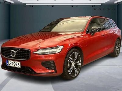 Käytetty Volvo V60 R-Design 456 HP (335 kW) 2022 Met. punainen Farmari