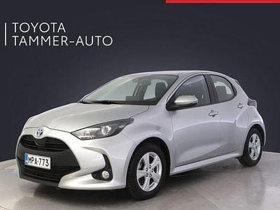 Käytetty Toyota Yaris Business Edition 114 HP (83 kW) 2023 Hopea Viistoperä