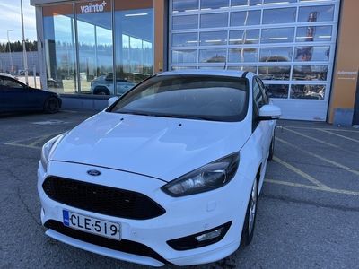 käytetty Ford Focus 1,5 TDCi 120 hv Start/stop PowerShift ST-Line 5-ovinen ** Alv väh.kelpoinen / Suomiauto / 360° Tutkat / 2x renkaat **