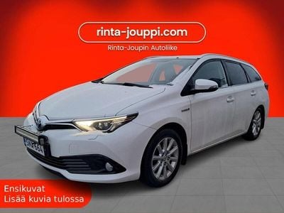 Valkoinen Käytetty 2016 Toyota Auris Touring Sports Active Farmari | 14 250 € (Perustarjous)