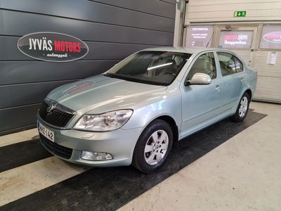 käytetty Skoda Octavia 1,4 TSI Elegance, Täysi h-historia ja ketju vaihdettu, Xenon mutkaan kääntyvät, Vakkari, Isofix, Aut-ilmastointi, Hieno!