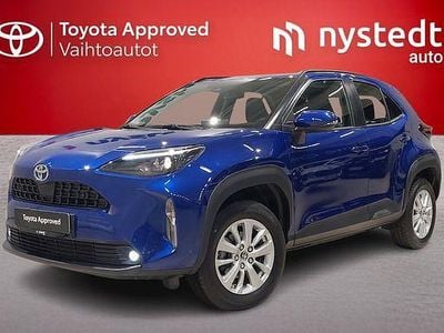 Käytetty Toyota Yaris Active 114 HP (83 kW) 2024 Sininen Viistoperä