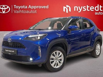 Käytetty Toyota Yaris Active 114 HP (83 kW) 2024 Sininen Viistoperä
