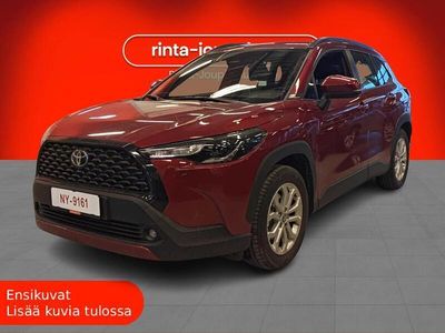 Punainen Käytetty 2025 Toyota Corolla Cross Active Katumaasturi | 41 980 € (Perustarjous)