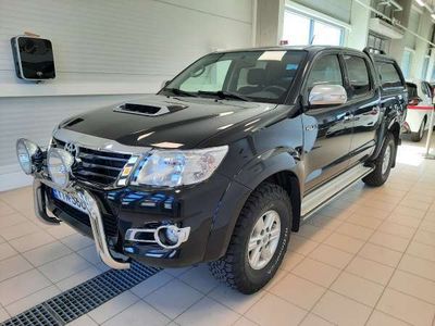 käytetty Toyota HiLux Double Cab 2,5 D-4D 4WD 144 SR 5. Paikkainen !