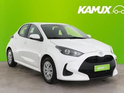 Käytetty Toyota Yaris Life 72 HP (52 kW) 2021 Valkoinen Sedan