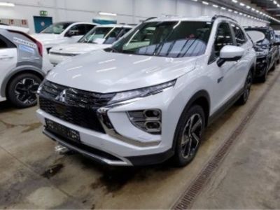 käytetty Mitsubishi Eclipse Cross 2.4 PHEV 4WD - Neliveto, Ohjauspyörän lämmitin