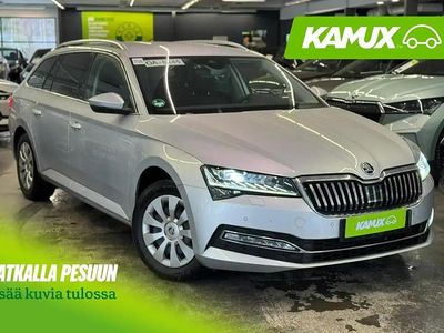 Käytetty Skoda Superb Style 150 HP (110 kW) 2023 Hopea / harmaa Farmari