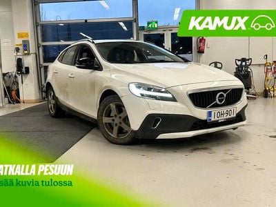 Valkoinen Käytetty 2018 Volvo V40 CC Business Edition Farmari | 13 880 € (Hyvä tarjous)