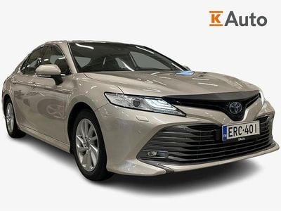 Keltainen Käytetty 2019 Toyota Camry Premium Sedan | 28 800 € (Perustarjous)