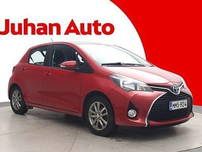 Käytetty Toyota Yaris Multidrive S 99 HP (72 kW) 2016 Punainen Viistoperä