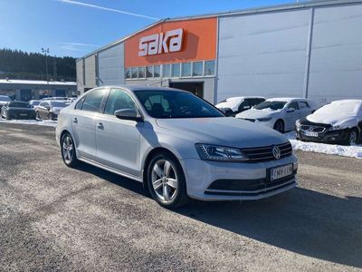 käytetty VW Jetta Luxline 2,0 TDI 81 kW ** Juuri Tullut! / Suomi-auto / Webasto / Xenon / Peruutustutkat / Koukku **