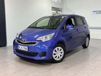 Met. sininen Käytetty 2014 Toyota Verso-S Multidrive S Tila-auto | 12 790 € (Hieman kallis)