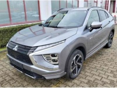 käytetty Mitsubishi Eclipse Cross 2.4 PHEV 4WD - Mukautuva