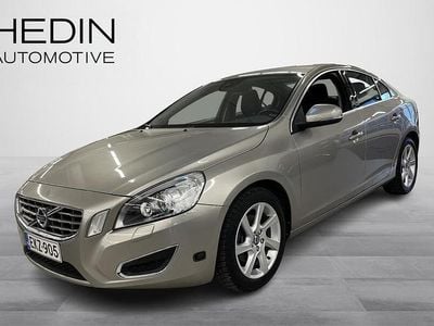 Ruskea Käytetty 2011 Volvo S60 Momentum Sedan | 13 290 € (Hieman kallis)