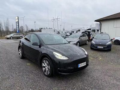 Käytetty 2021 Tesla Model Y Katumaasturi | 19 990 €