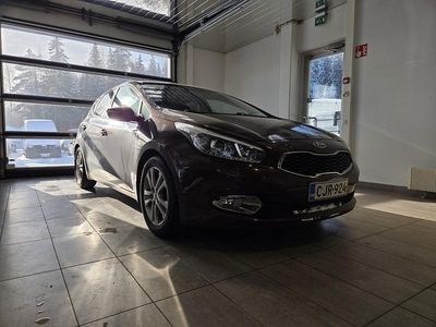 Käytetty Kia Ceed EX 135 HP (99 kW) 2014 Ruskea Viistoperä