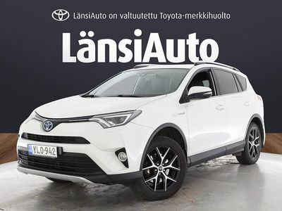 Käytetty Toyota RAV4 Hybrid Active 155 HP (114 kW) 2016 Katumaasturi