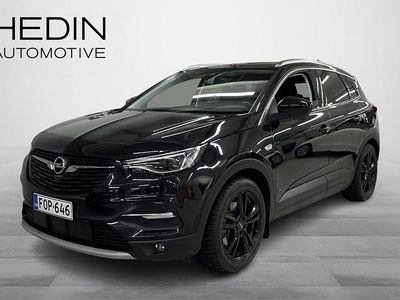 Käytetty Opel Grandland X Executive 200 HP (147 kW) 2021 Musta Katumaasturi