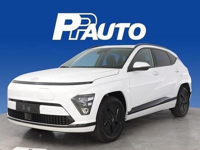 Valkoinen Käytetty 2025 Hyundai Kona Style Katumaasturi | 39 690 € (Hieman kallis)