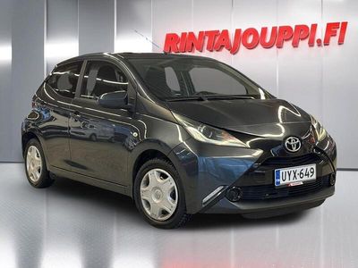 Harmaa Käytetty 2014 Toyota Aygo X-play Viistoperä | 5 900 € (Perustarjous)