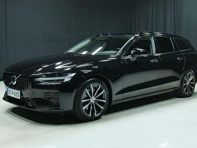 Musta Käytetty 2025 Volvo V60 Plus Farmari | 51 400 €