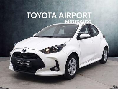 Valkoinen Käytetty 2023 Toyota Yaris Active Viistoperä | 21 890 € (Perustarjous)