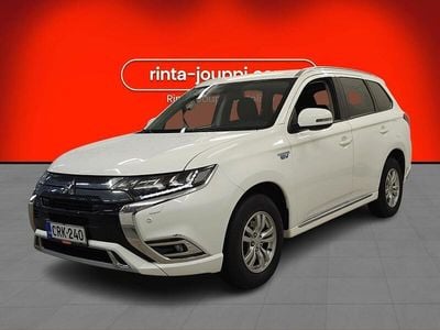 Valkoinen Käytetty 2020 Mitsubishi Outlander P-HEV Instyle Katumaasturi | 21 750 € (Perustarjous)
