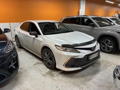 Käytetty Toyota Camry Style 178 HP (130 kW) 2021 Sedan