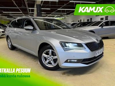 Käytetty Skoda Superb Elegance 150 HP (110 kW) 2017 Hopea / harmaa Farmari