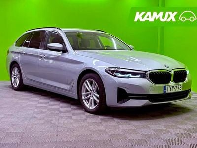 Hopea / harmaa Käytetty 2021 BMW 520 Farmari | 22 890 € (Supertarjous)