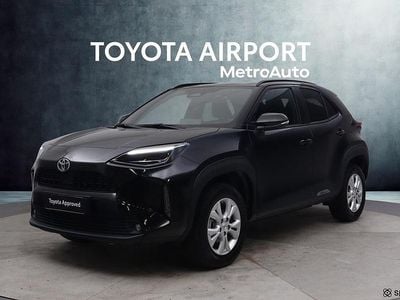 Käytetty Toyota Yaris Cross 116 HP (85 kW) 2024 Musta Katumaasturi