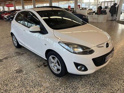 Käytetty Mazda 2 Dynamic 102 HP (75 kW) 2011 Valkoinen Viistoperä