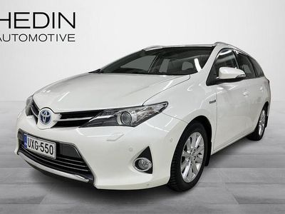 Valkoinen Käytetty 2013 Toyota Auris Touring Sports Premium Farmari | 13 990 € (Perustarjous)