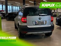 Käytetty Skoda Yeti Adventure 105 HP (77 kW) 2013 Hopea / harmaa Katumaasturi