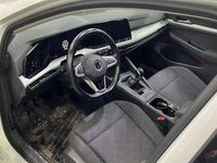 Käytetty VW Golf VIII Comfortline 110 HP (80 kW) 2021 Valkoinen Farmari