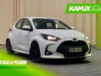 Käytetty Toyota Yaris Hybrid Active 116 HP (85 kW) 2022 Valkoinen Sedan