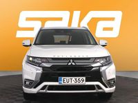 Käytetty Mitsubishi Outlander P-HEV Instyle 135 HP (99 kW) 2019 Katumaasturi