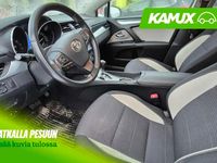 Käytetty Toyota Avensis Multidrive S 147 HP (108 kW) 2017 Hopea / harmaa Sedan